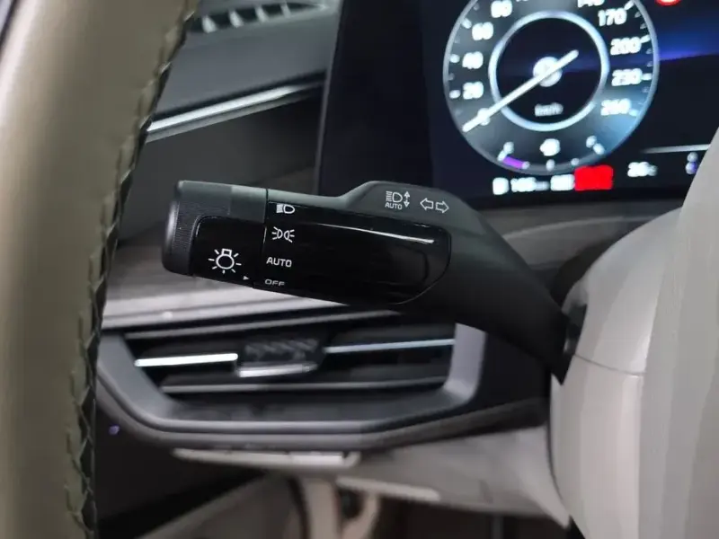 2023 Kia K8 с пробегом 80 630 км