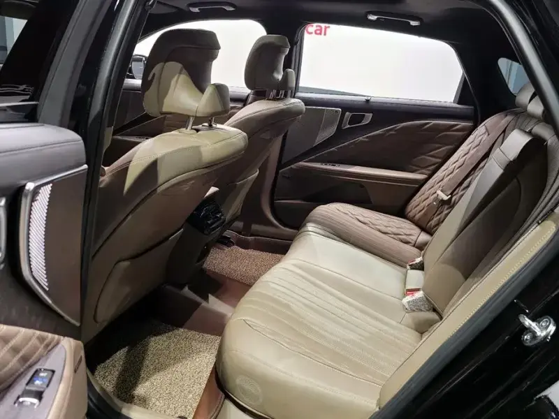 2023 Kia K8 с пробегом 21 702 км