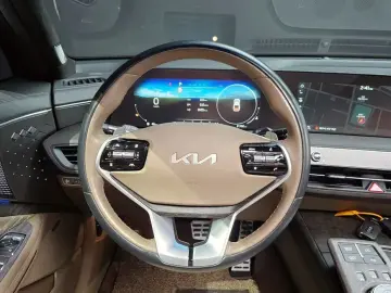 2023 Kia K8 с пробегом 21 702 км