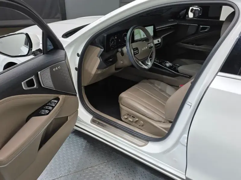 2023 Kia K8 с пробегом 50 878 км