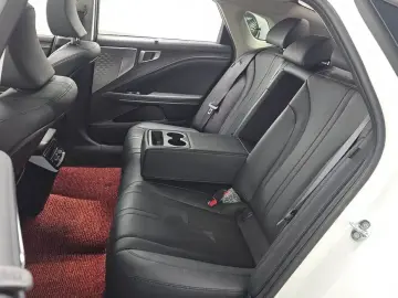 2023 Kia K8 с пробегом 43 807 км