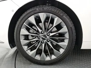 2023 Kia K8 с пробегом 28 533 км