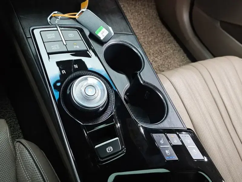 2023 Kia K8 с пробегом 28 533 км