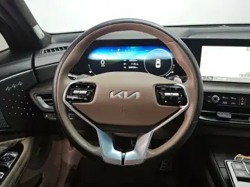 2023 Kia K8 с пробегом 28 533 км