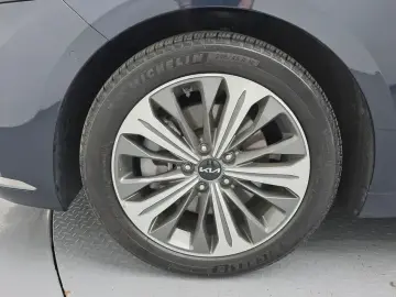 2023 Kia K8 с пробегом 42 488 км