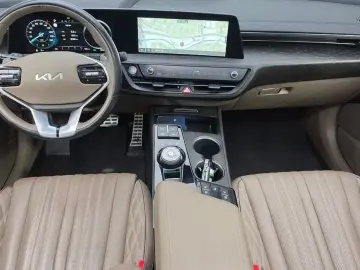 2023 Kia K8 с пробегом 42 488 км
