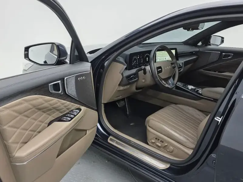 2023 Kia K8 с пробегом 42 488 км