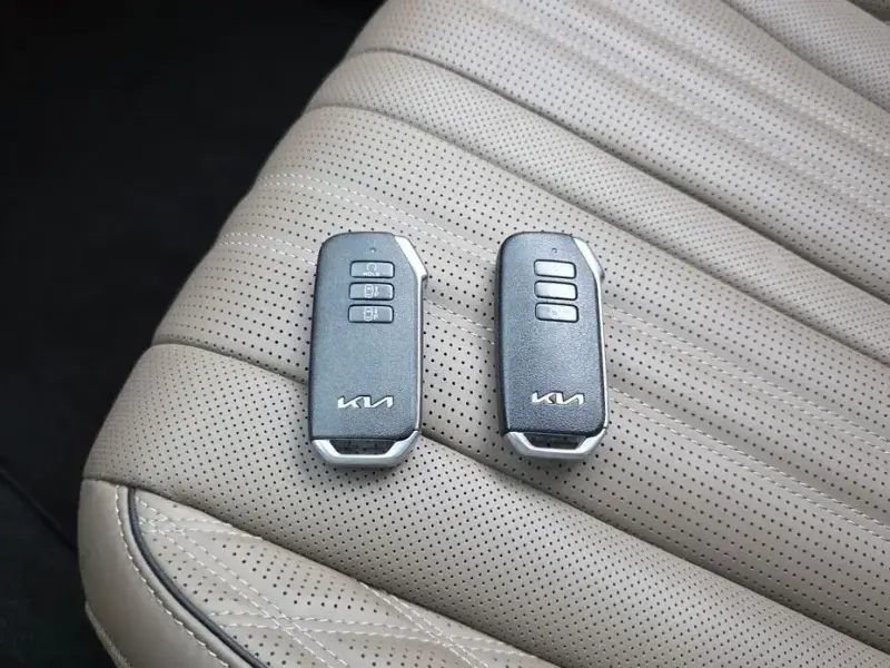 2023 Kia K8 с пробегом 42 488 км