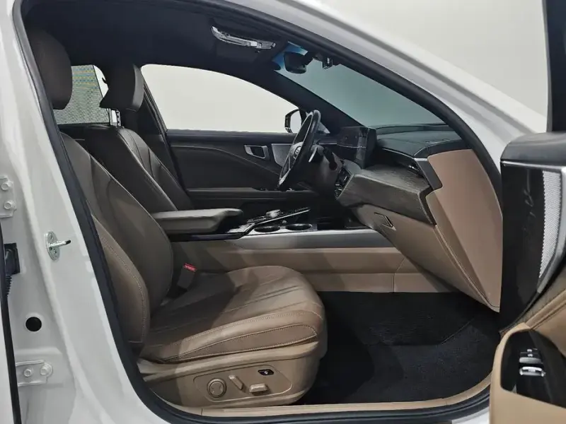 2023 Kia K8 с пробегом 40 313 км