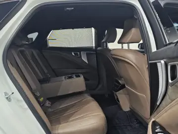 2023 Kia K8 с пробегом 40 313 км