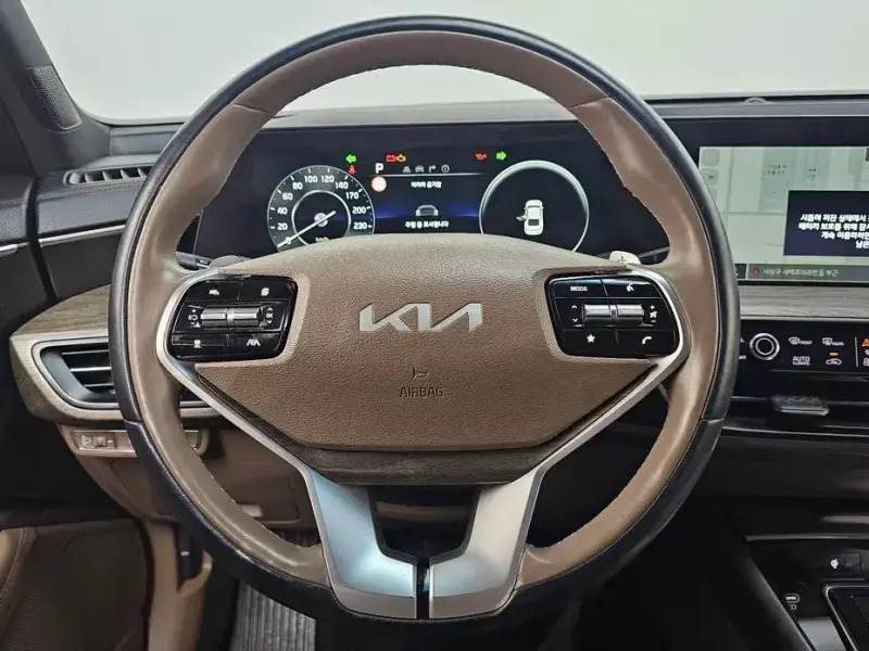 2023 Kia K8 с пробегом 40 313 км