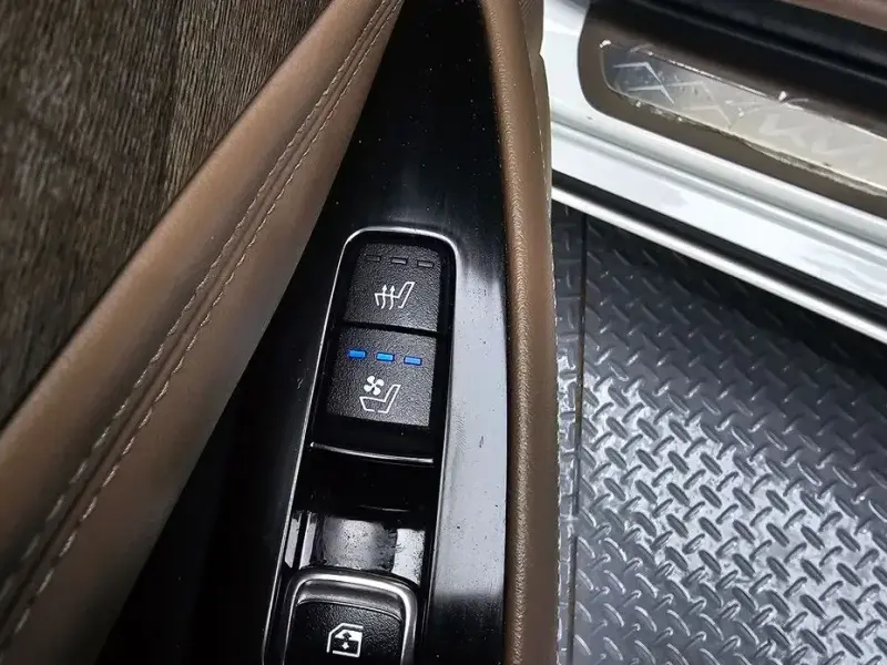 2023 Kia K8 с пробегом 40 313 км