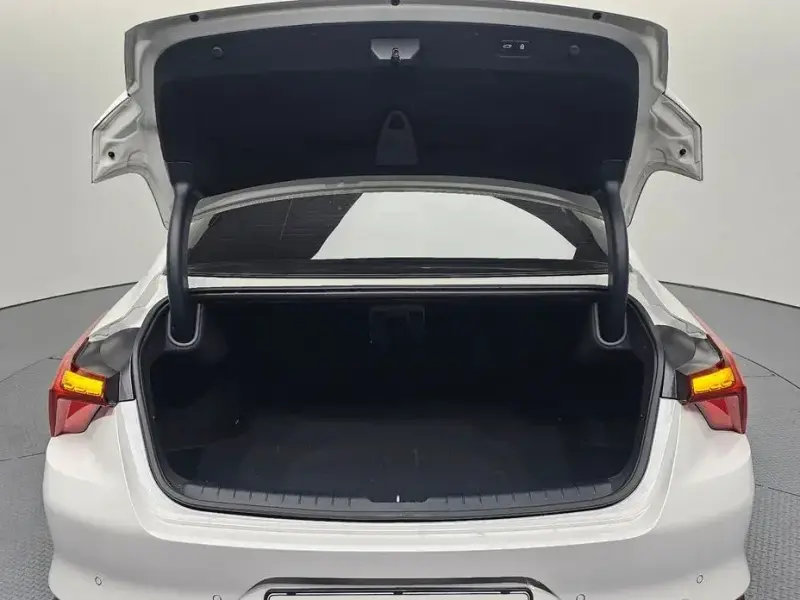 2023 Kia K8 с пробегом 40 313 км