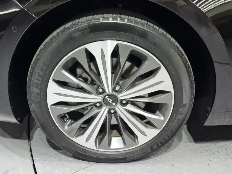 2023 Kia K8 с пробегом 77 721 км