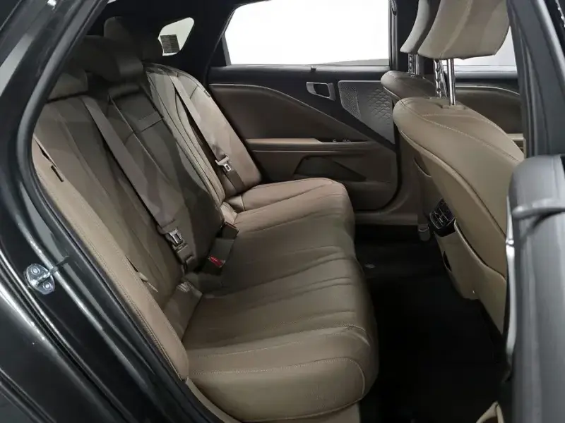 2023 Kia K8 с пробегом 23 478 км
