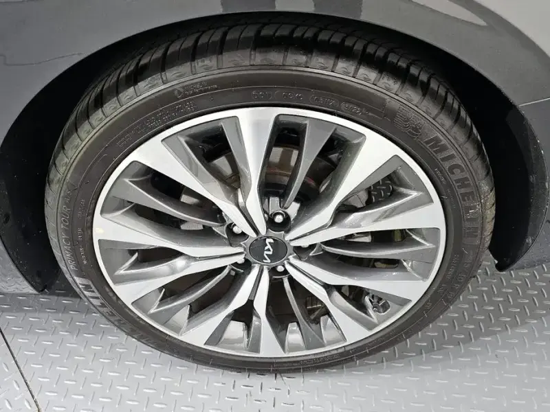 2023 Kia K8 с пробегом 23 478 км