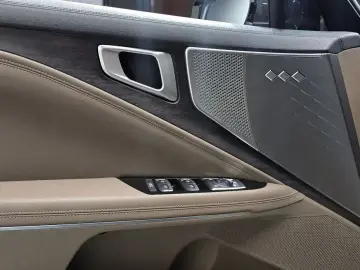 2023 Kia K8 с пробегом 23 478 км