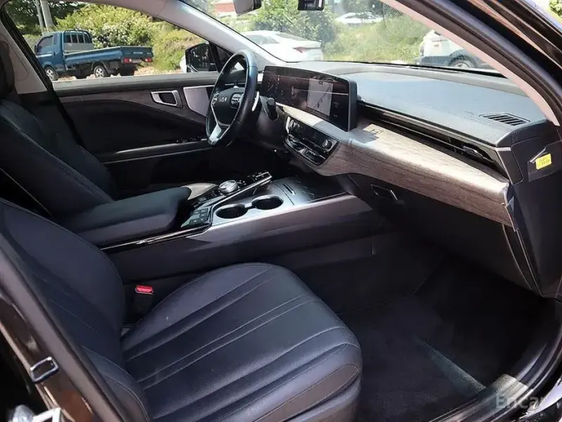 2023 Kia K8 с пробегом 31 885 км