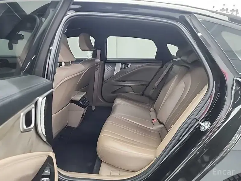 2023 Kia K8 с пробегом 58 885 км