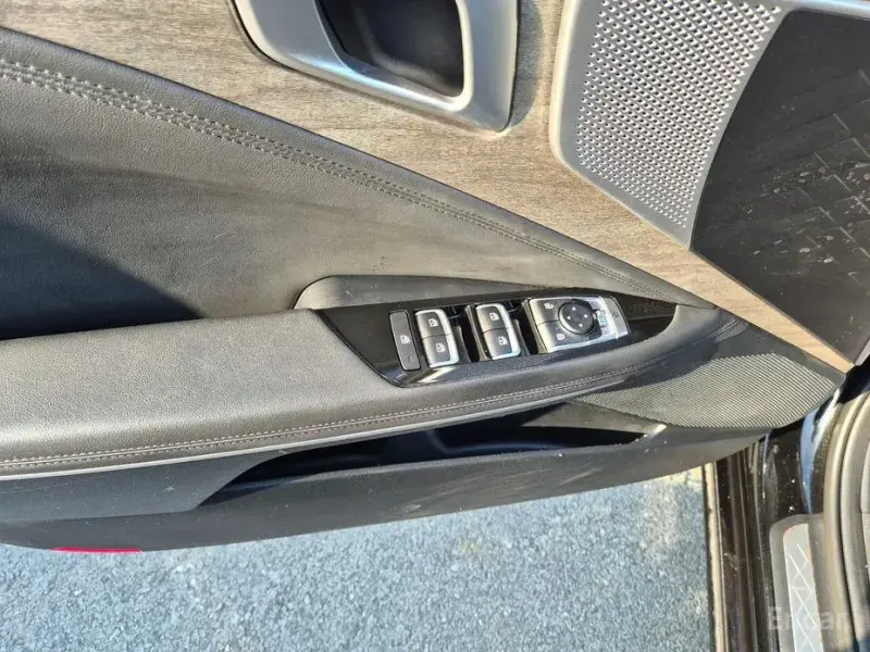 2023 Kia K8 с пробегом 52 946 км