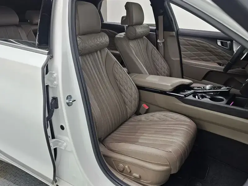 2023 Kia K8 с пробегом 67 760 км