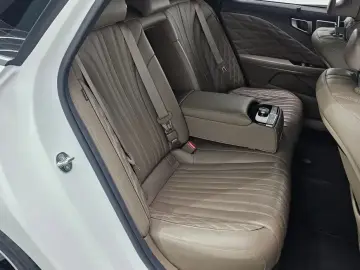 2023 Kia K8 с пробегом 67 760 км