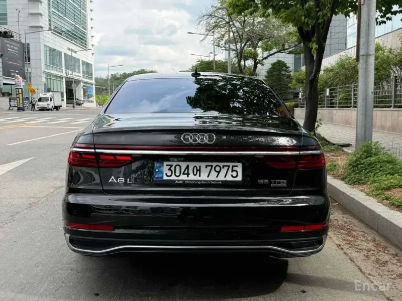 2023 Audi A8 с пробегом 9 760 км