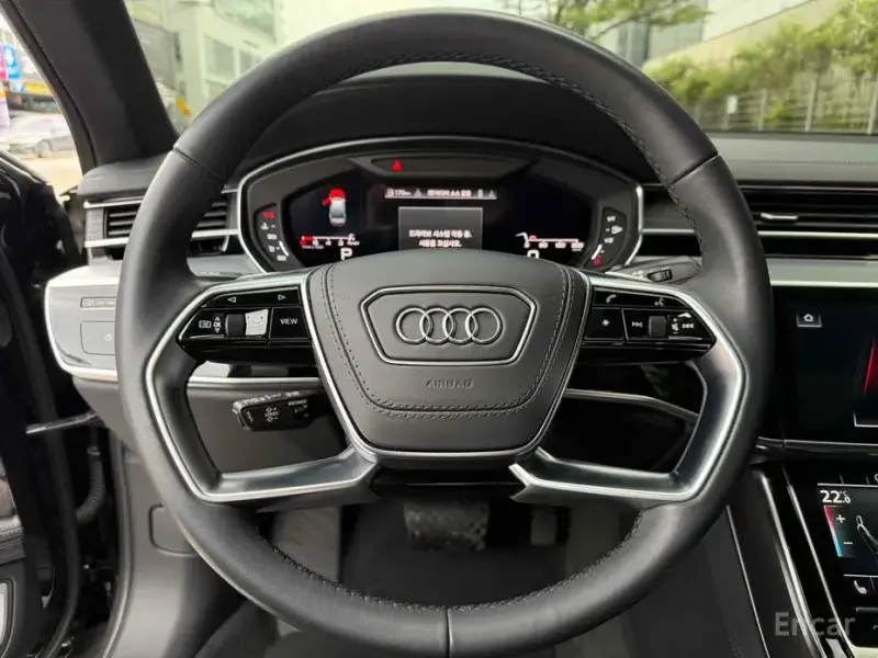 2023 Audi A8 с пробегом 9 760 км