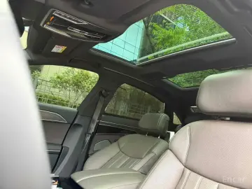 2023 Audi A8 с пробегом 9 760 км