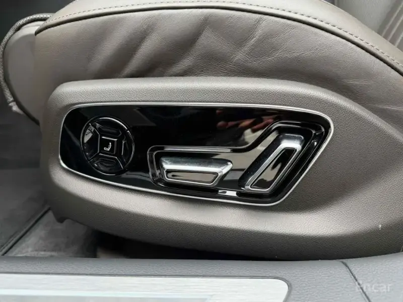 2023 Audi A8 с пробегом 9 760 км