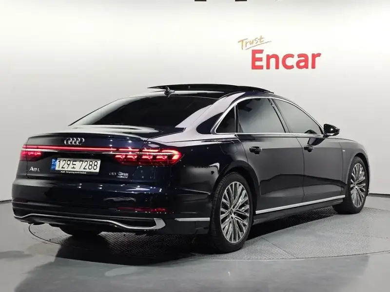 2022 Audi A8 с пробегом 40 865 км
