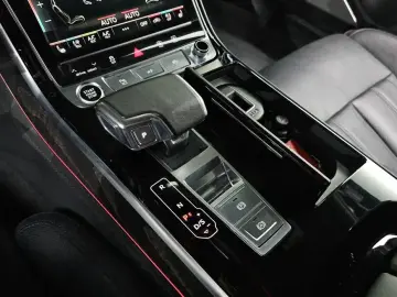 2022 Audi A8 с пробегом 40 865 км