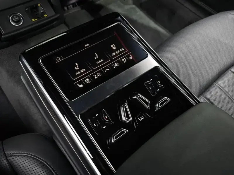 2022 Audi A8 с пробегом 40 865 км