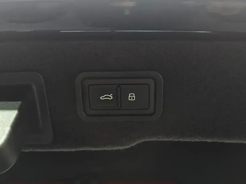 2022 Audi A8 с пробегом 40 865 км