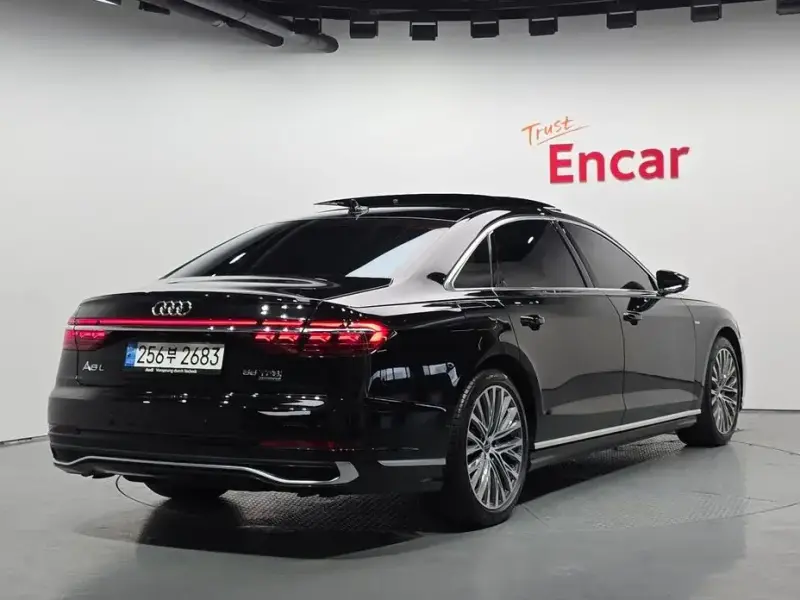2023 Audi A8 с пробегом 13 675 км