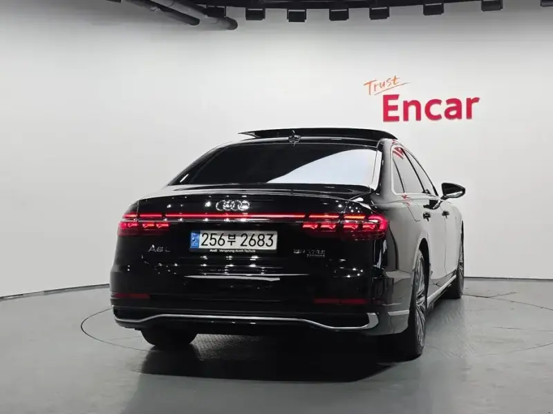 2023 Audi A8 с пробегом 13 675 км