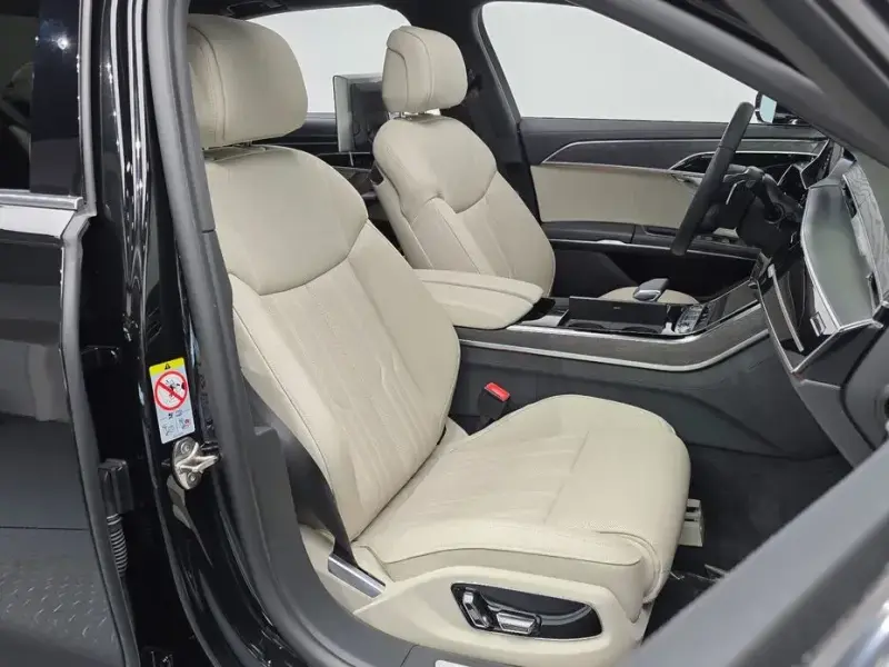 2023 Audi A8 с пробегом 13 675 км