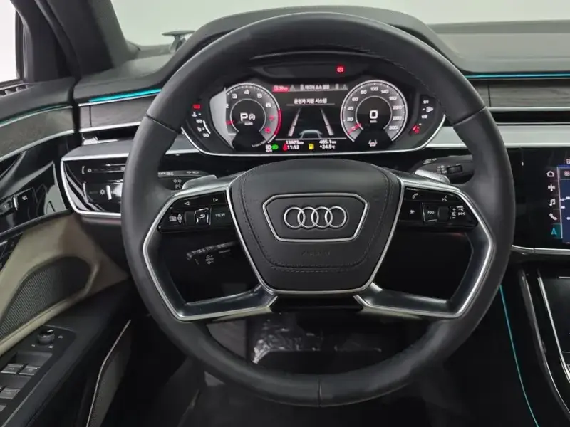 2023 Audi A8 с пробегом 13 675 км