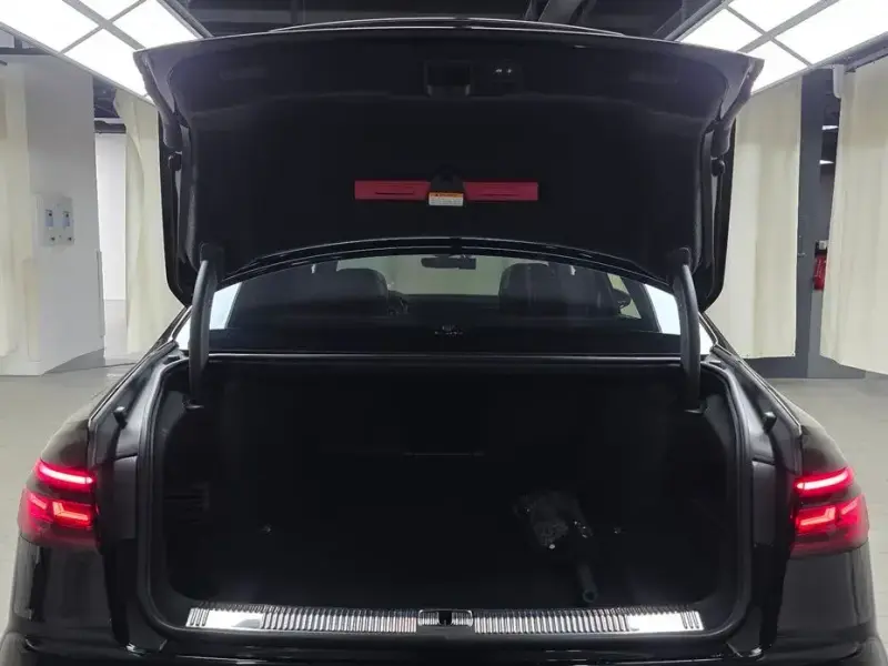 2021 Audi A8 с пробегом 46 075 км