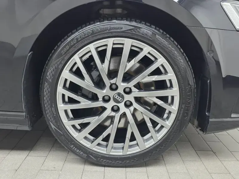 2021 Audi A8 с пробегом 46 075 км