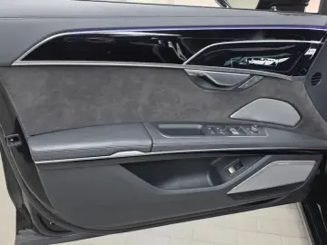 2021 Audi A8 с пробегом 46 075 км