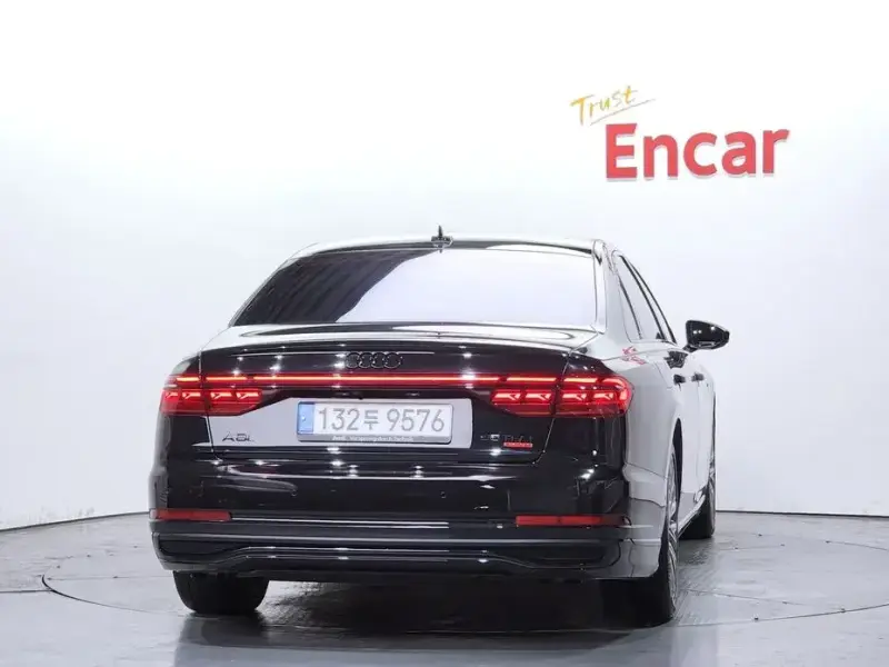 2022 Audi A8 с пробегом 60 745 км