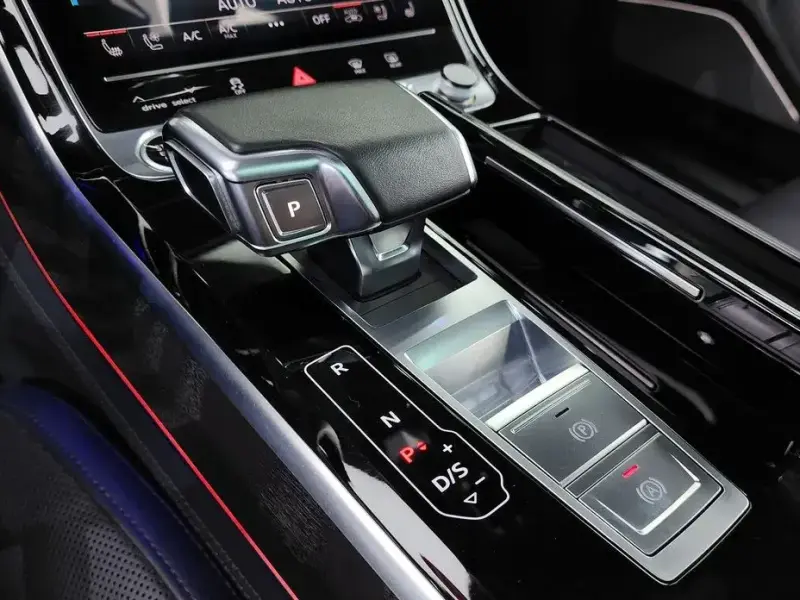 2022 Audi A8 с пробегом 60 745 км