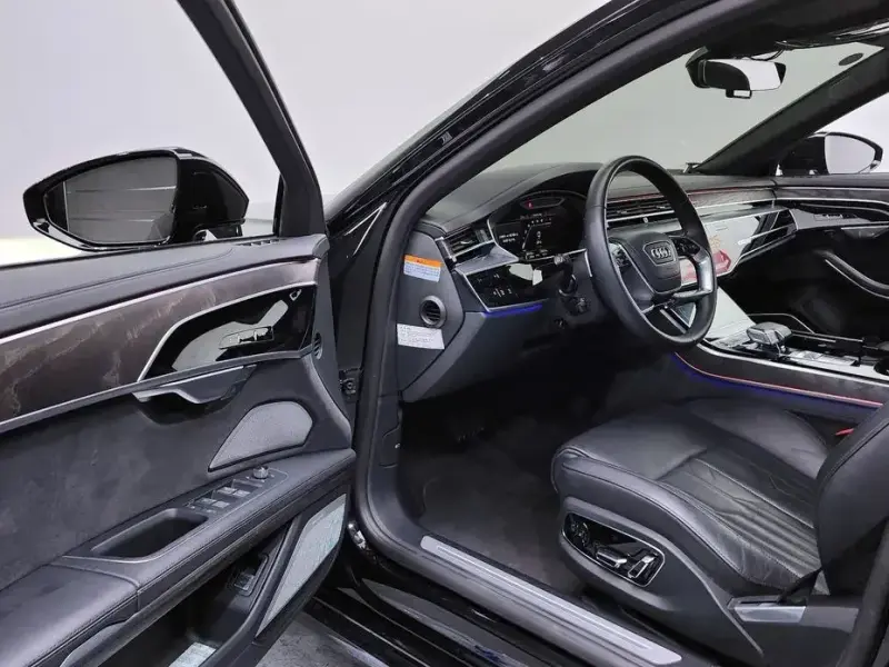 2022 Audi A8 с пробегом 60 745 км