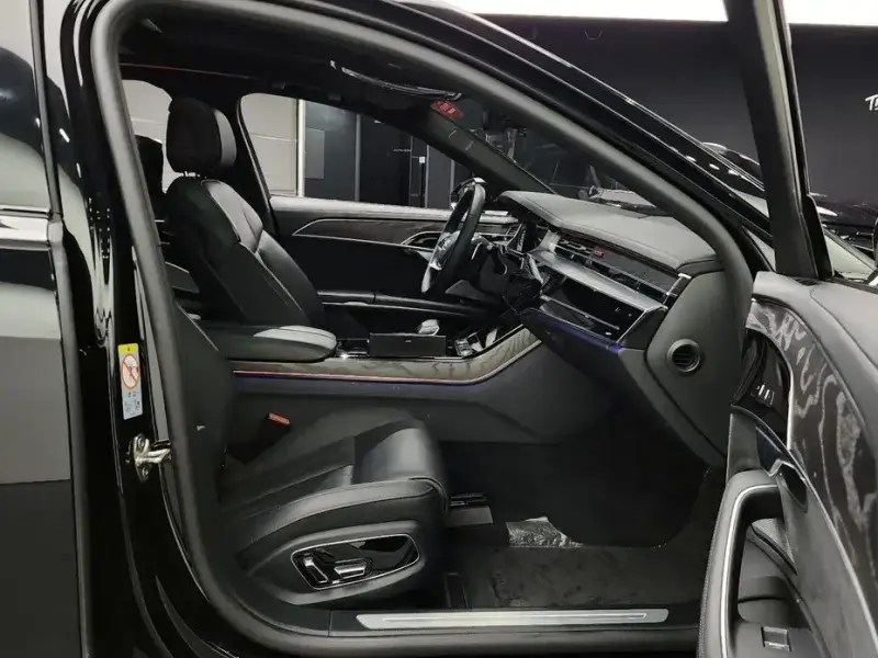 2022 Audi A8 с пробегом 60 745 км