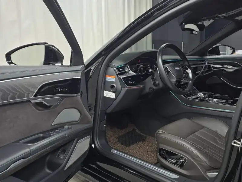 2023 Audi A8 с пробегом 28 277 км
