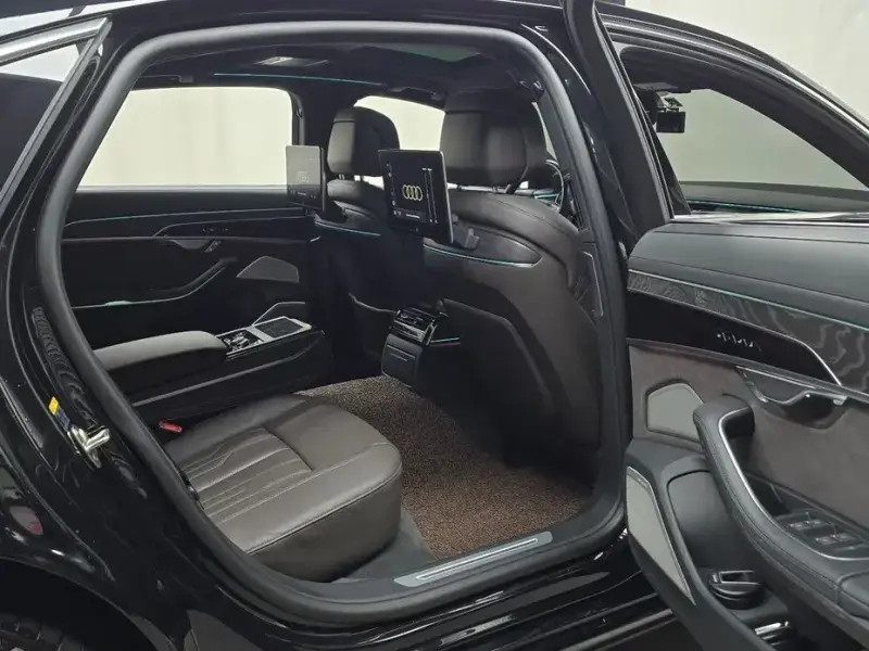 2023 Audi A8 с пробегом 28 277 км