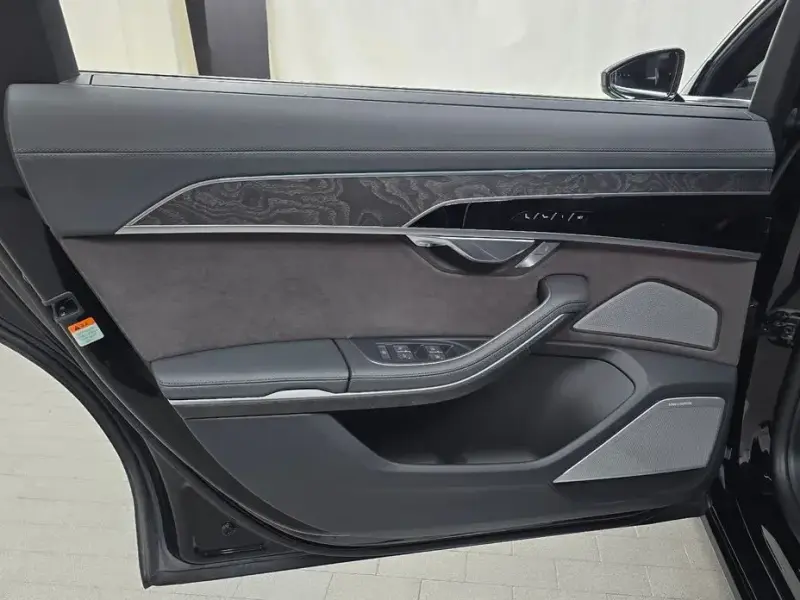 2023 Audi A8 с пробегом 28 277 км