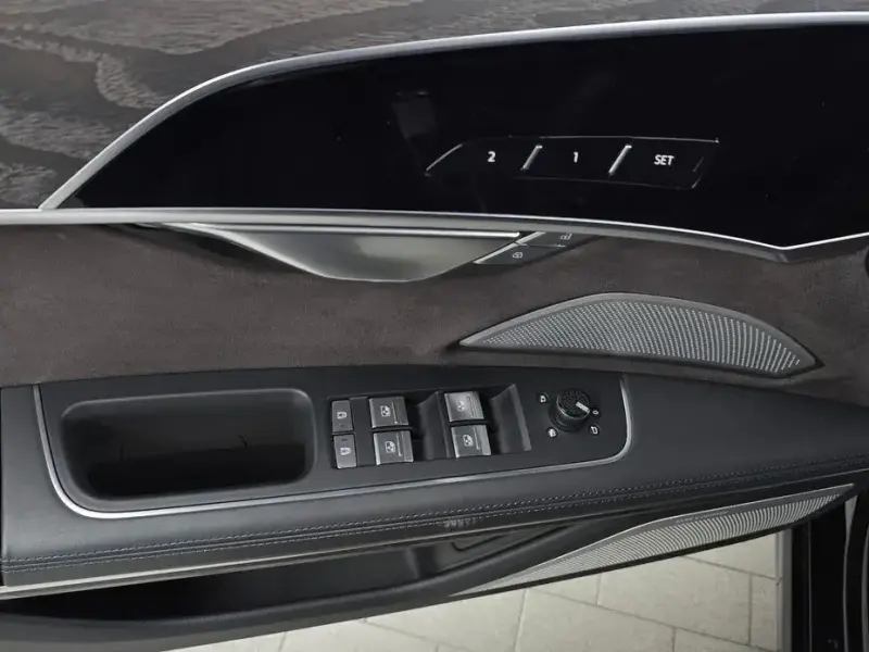 2023 Audi A8 с пробегом 28 277 км