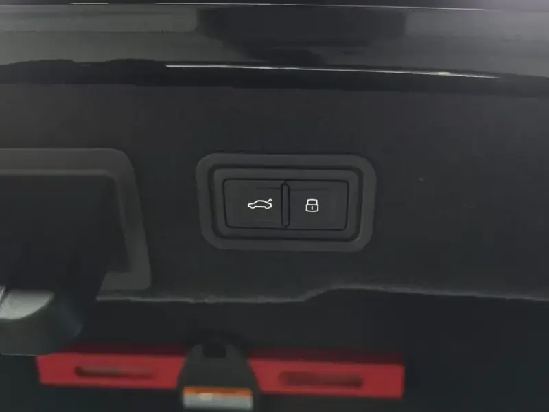 2023 Audi A8 с пробегом 28 277 км